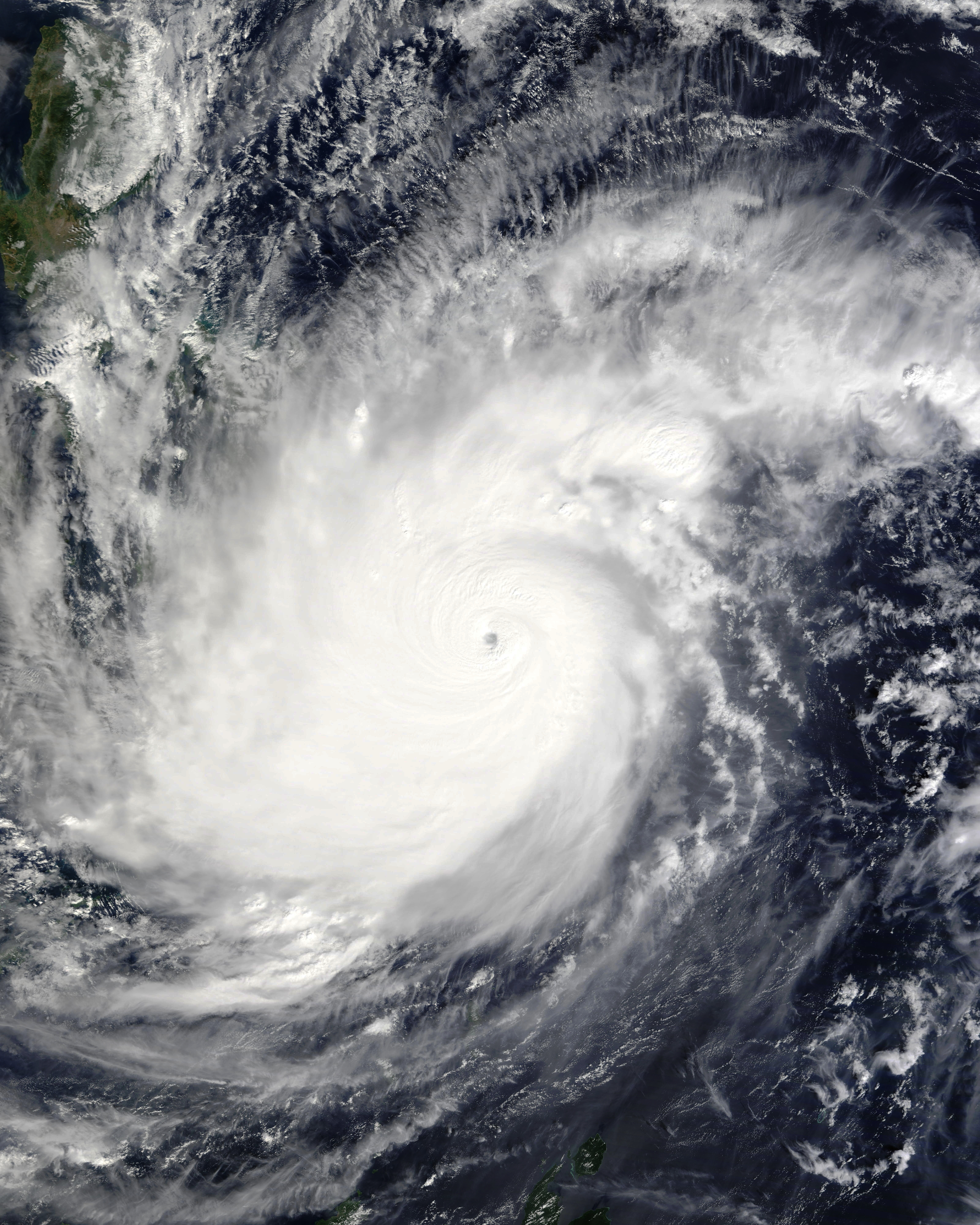 Super-Typhoon-Ragasa-Prompts-Mass-Evacuations-in-China-and-the-Philippines